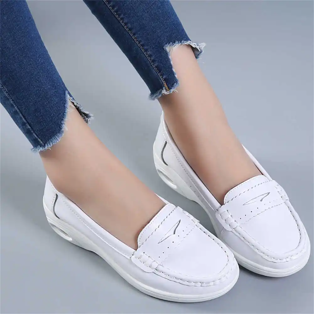 Thick Sole Slipon White Traine - Best Tech Office Accessories บทวิจารณ์และราคา