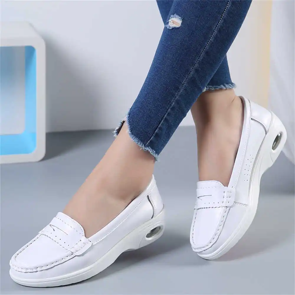 Thick Sole Slipon White Traine - Best Tech Office Accessories บทวิจารณ์และราคา